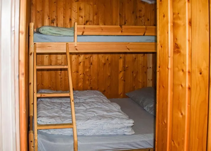 3 Bedroom Awesome In Semesterbostad