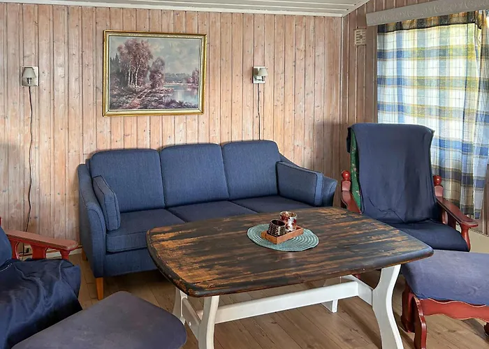 3 Bedroom Awesome In Vakantiehuis Vikersund